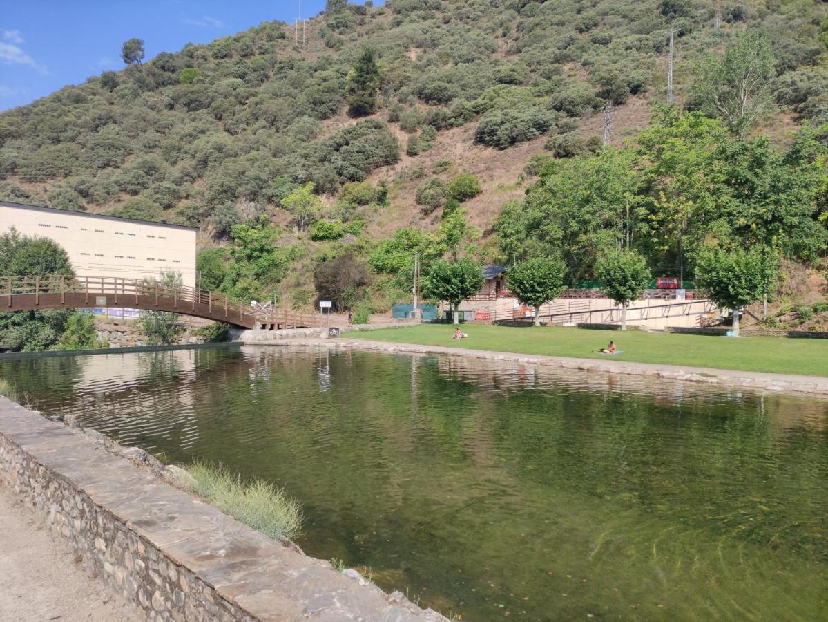 Hostal Cruce Villafranca Del Bierzo Exterior photo